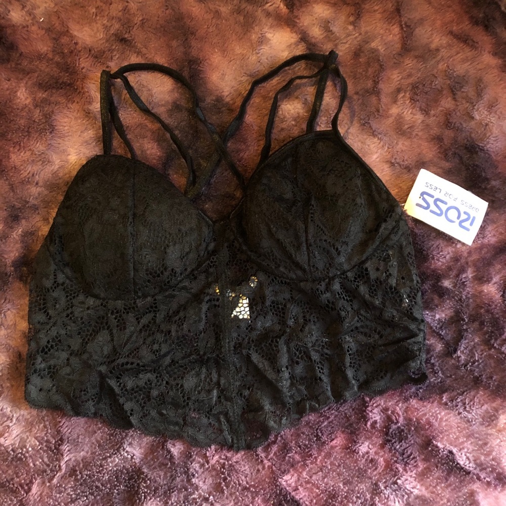 ❌ SOLD ❌ NWT!! Black Lace Criss Cross Bralette